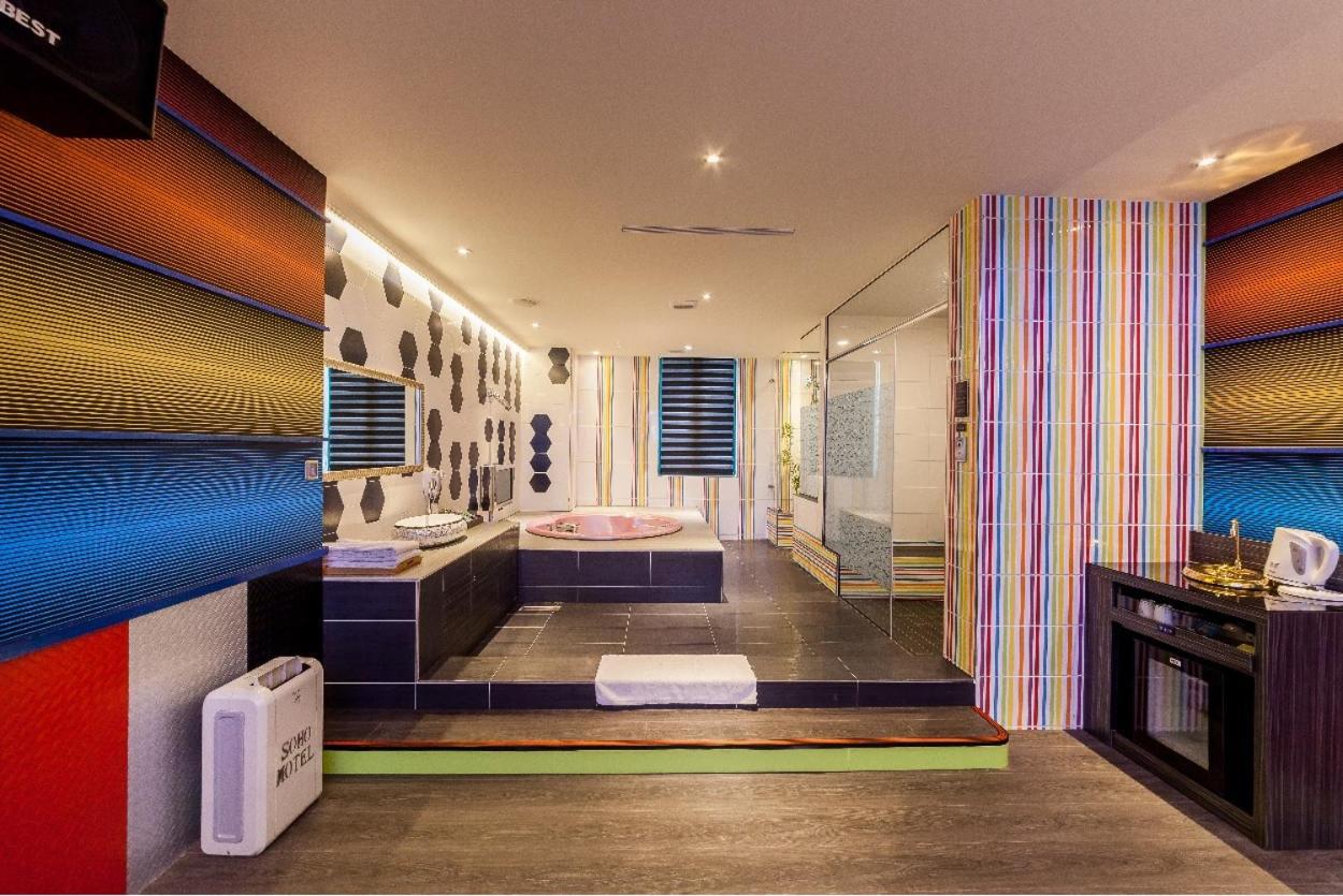 Soho Motel Таоюань Екстер'єр фото