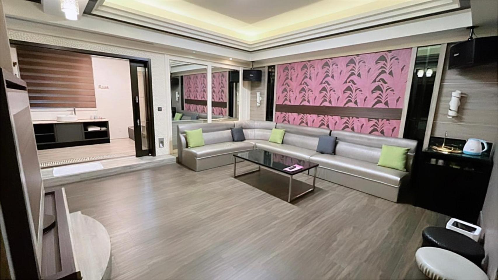 Soho Motel Таоюань Екстер'єр фото