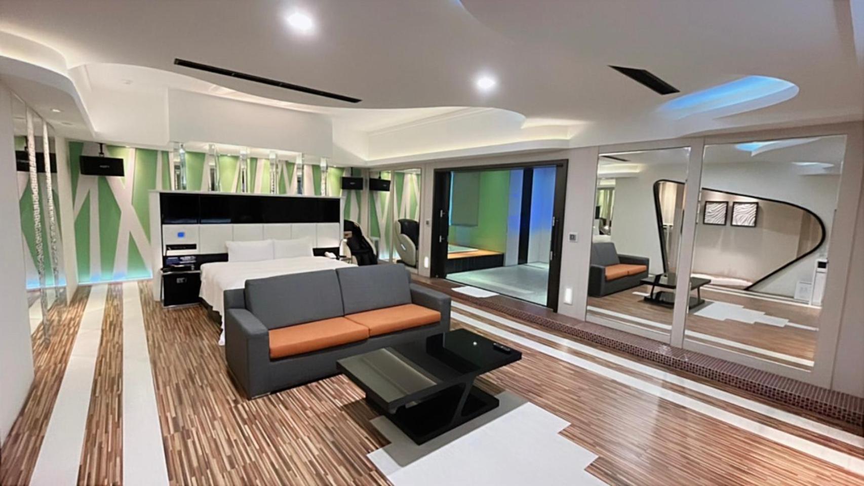 Soho Motel Таоюань Екстер'єр фото